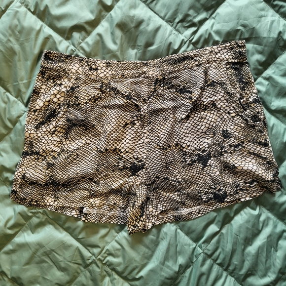 Ecote silky bouncy shorts - Picture 4 of 4